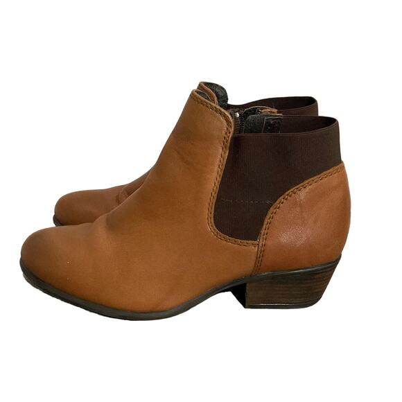 Steve Madden Size 7.5M Brown Bootie Ankle Boot Zip Sides - Picture 2 of 15